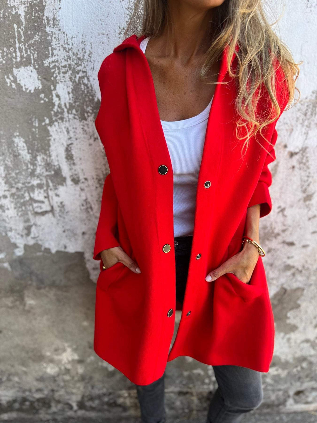 Adriana - Vest met knopen en capuchon